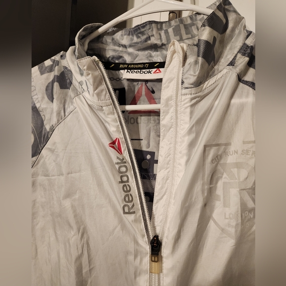 Reebok Men's running rainpullover - Picture 5 of 6